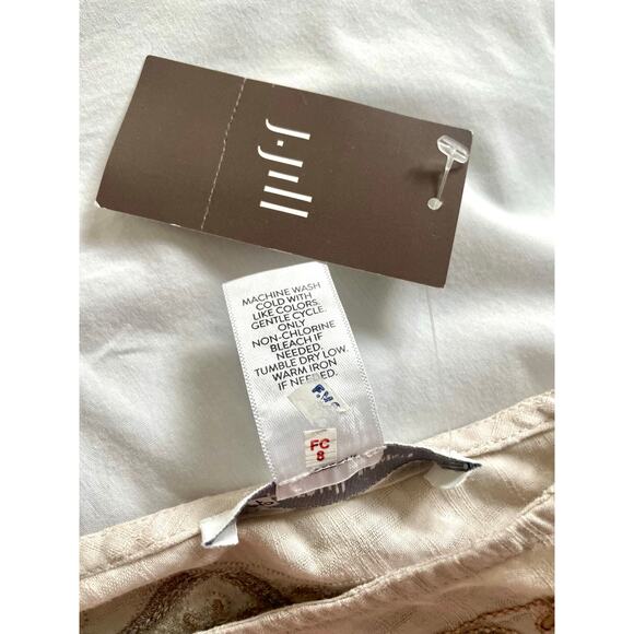 J Jill Pure Elements NWT Poncho V-Neck Sand Color w/Beautiful Embroidery Accents - Picture 6 of 7